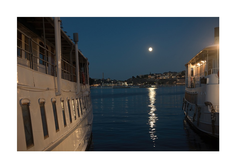 Båtar o fullmåne, Stockholm Stadsfotografering